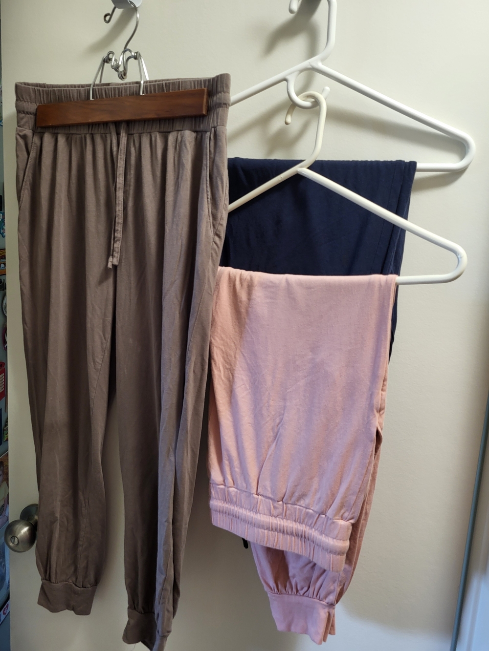 AnyBody Cozy Knits  Jogger Pants 3pr Taupe, Navy & Blush Small-Petite
